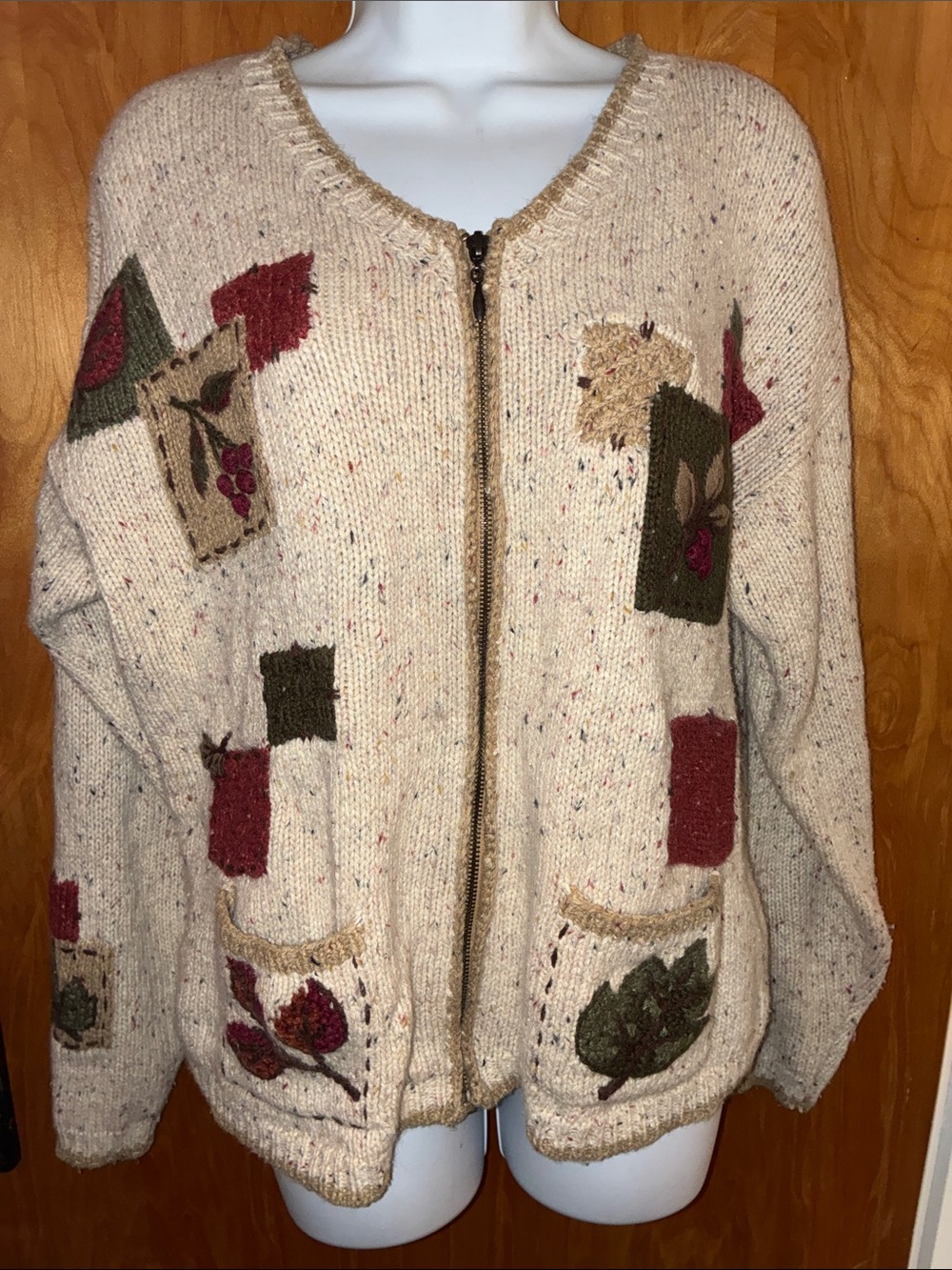 Croft & Barrowe Oatmeal Tan Neutral Fall Leaves Patrchwork Sweater - Size M